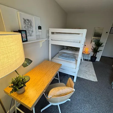 Ensuite For 3 In 2, Shared Kitchen