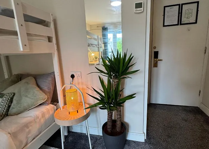 Ensuite For 3 In 2, Shared Kitchen Дом отдыха