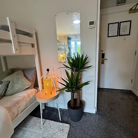 Ensuite For 3 In 2, Shared Kitchen Prázdninový dům